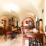 (ne)vinná Kavárna Penzion Mikulov