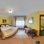 (ne)vinná Kavárna Penzion
