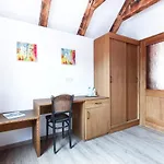 Penzion (ne)vinná Kavárna 3*