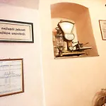Penzion (ne)vinná Kavárna 3*