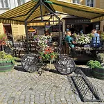 Penzion (ne)vinná Kavárna
