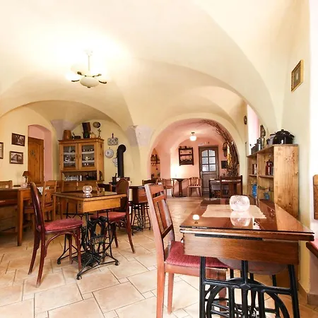 (ne)vinná Kavárna Penzion Mikulov