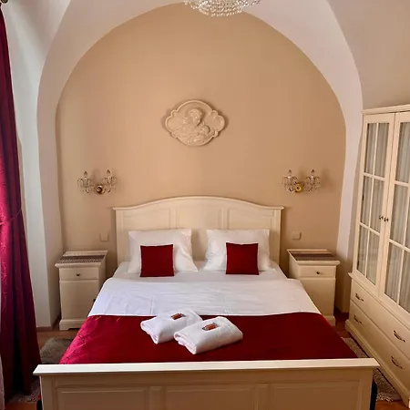 (ne)vinná Kavárna Casa de hóspedes Mikulov