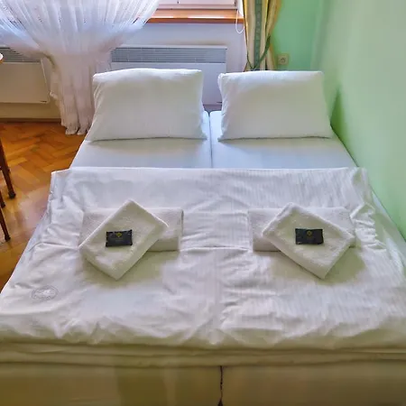 Vinna Kavarna Микулов