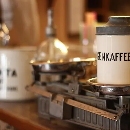 (ne)vinná Kavárna 4*