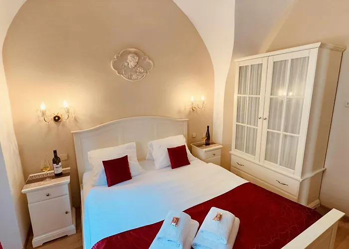 Vinna Kavarna Pensjonat 4*