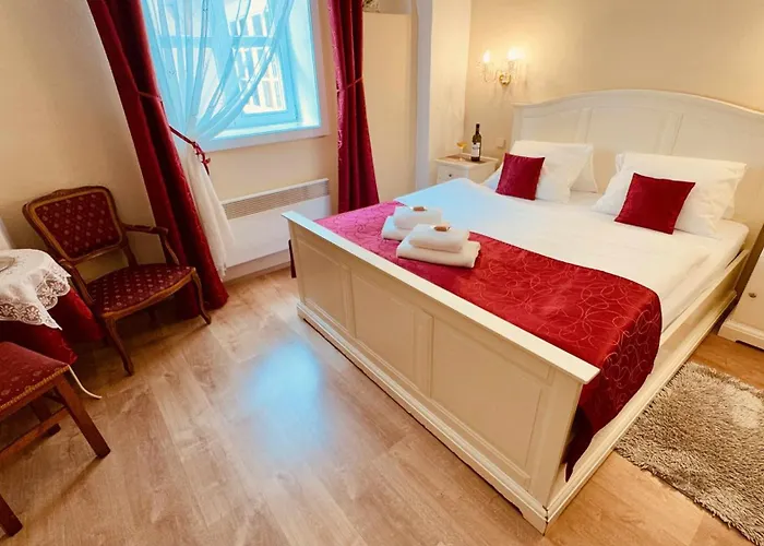 Vinna Kavarna Pensjonat 4*
